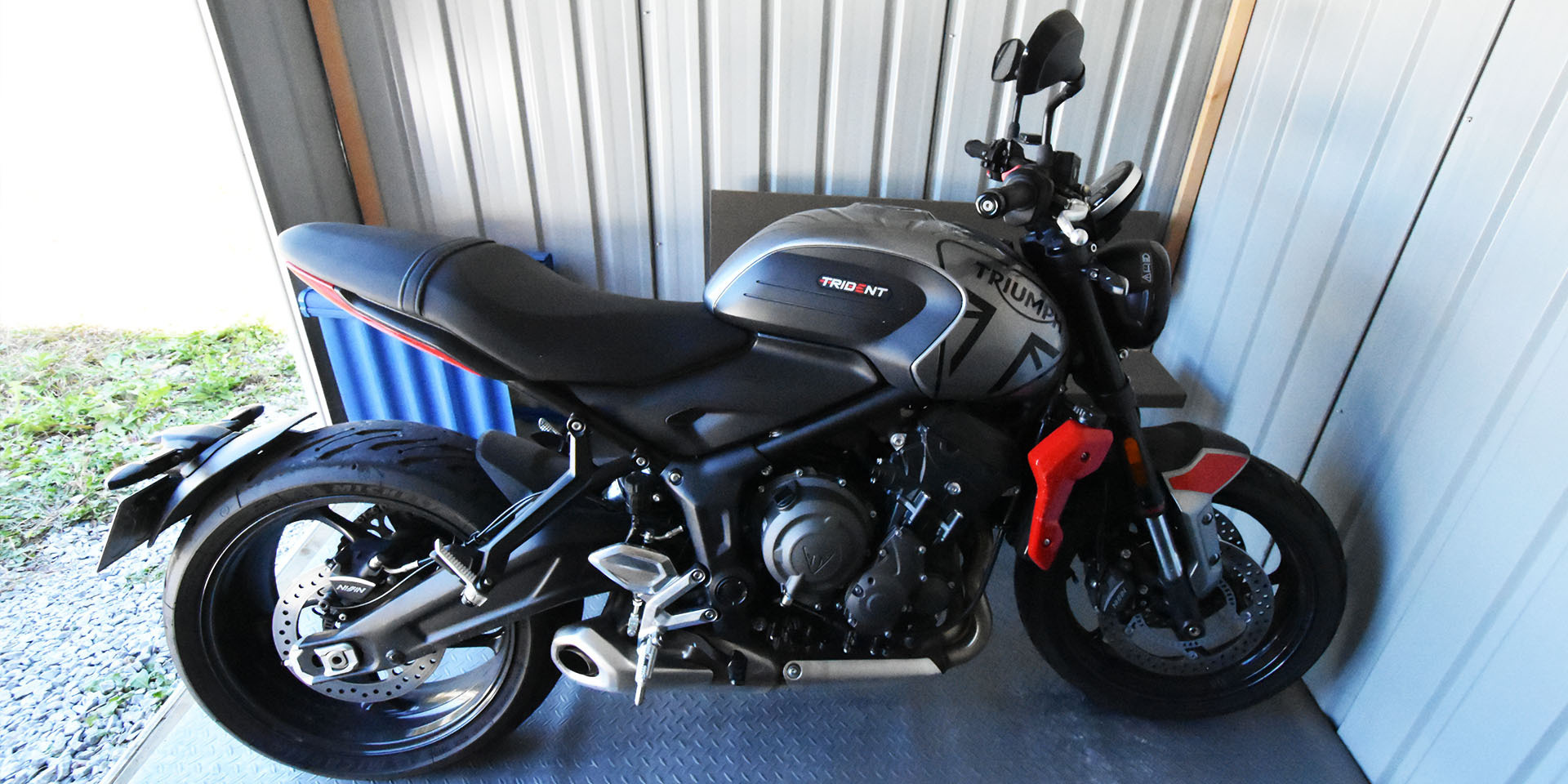 バイクガレージ