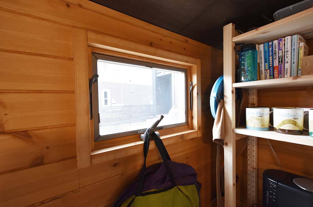 物置の屋内
